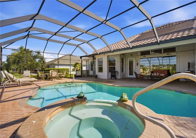 Photo 3 of Single family home for sale at 9271 Westshore Dr, Weeki Wachee, FL 34613 | MLS# W7888916 | Listing updated on 2026-09-01