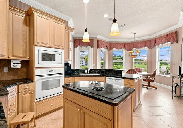 Photo 5 of Single family home for sale at 9271 Westshore Dr, Weeki Wachee, FL 34613 | MLS# W7888916 | Listing updated on 2026-09-01