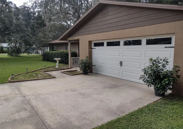 Photo 2 of Single family home for sale at 2301 Ne 32Nd Pl, Ocala, FL 34479 | MLS# O6436696 | Listing updated on 2026-08-28