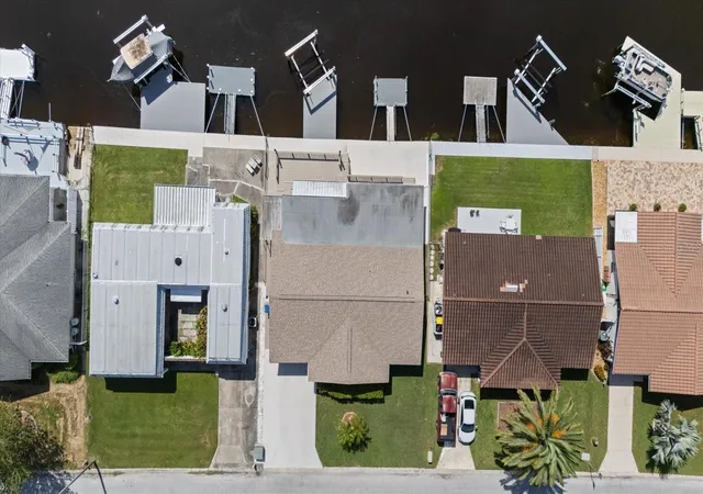 Photo 2 of Single family home for sale at 4933 Shell Stream Blvd, New Port Richey, FL 34652 | MLS# W7888919 | Listing updated on 2026-08-30