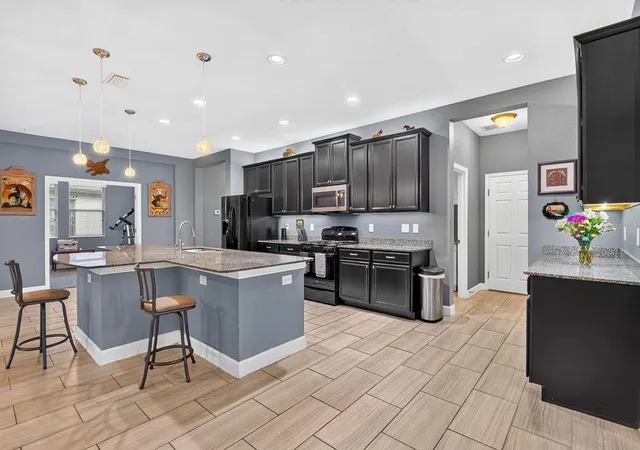 Photo 3 of Single family home for sale at 792 Rosemary Cir, Bradenton, FL 34212 | MLS# A4704098 | Listing updated on 2026-10-02