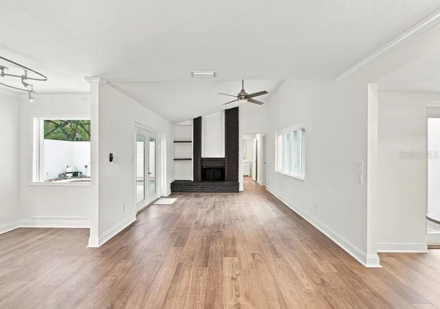 Listing Photo 4 - Condo for sale in building located at 5023 Jamaica Cir, ORLANDO, FL 32808 - Unit #6
