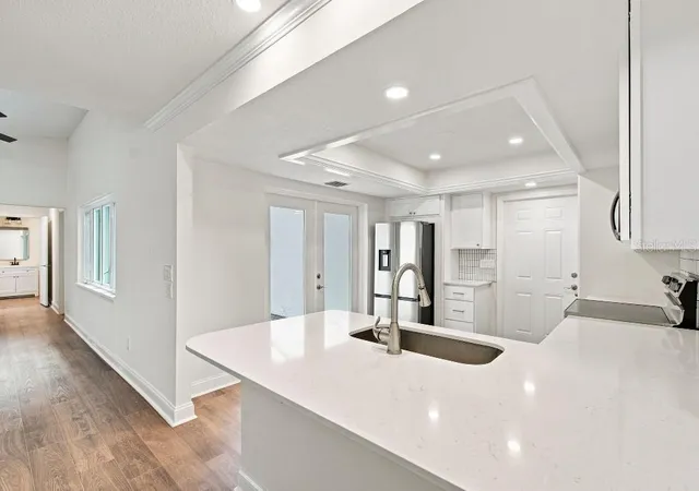 Listing Photo 5 - Condo for sale in building located at 5023 Jamaica Cir, ORLANDO, FL 32808 - Unit #6