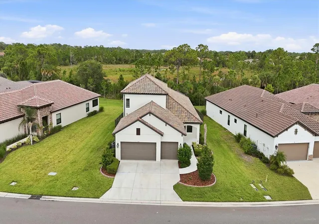 Photo 2 of Single family home for sale at 425 Ariano Ave, Nokomis, FL 34275 | MLS# N6145498 | Listing updated on 2026-09-06