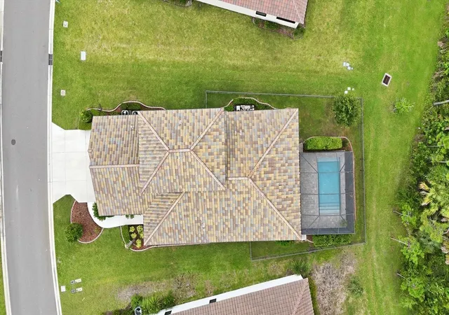 Photo 2 of Single family home for sale at 425 Ariano Ave, Nokomis, FL 34275 | MLS# N6145498 | Listing updated on 2026-09-20