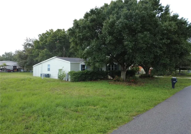 Photo 18 of Manufactured home for sale at 3704 Garon Ave, Ruskin, FL 33570 | MLS# A4704104 | Listing updated on 2026-08-28