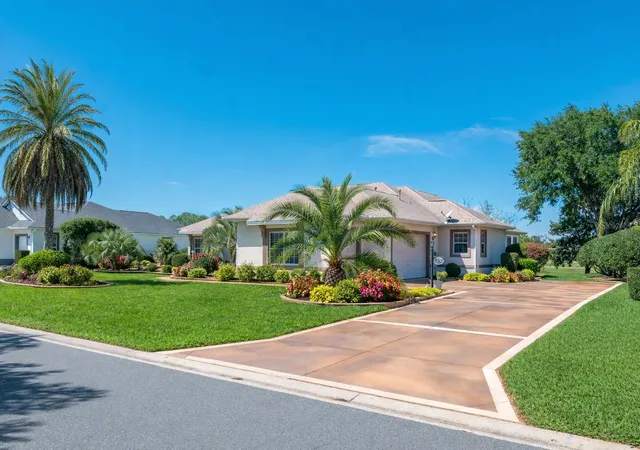 Photo 2 of Single family home for sale at 1670 Saint James Cir, The Villages, FL 32162 | MLS# V4950915 | Listing updated on 2026-10-08