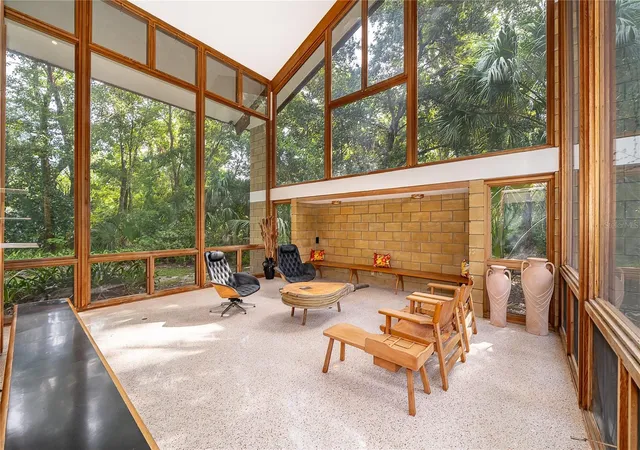 Photo 3 of Single family home for sale at 291 Maple Ct, Oviedo, FL 32765 | MLS# O6436712 | Listing updated on 2026-09-28