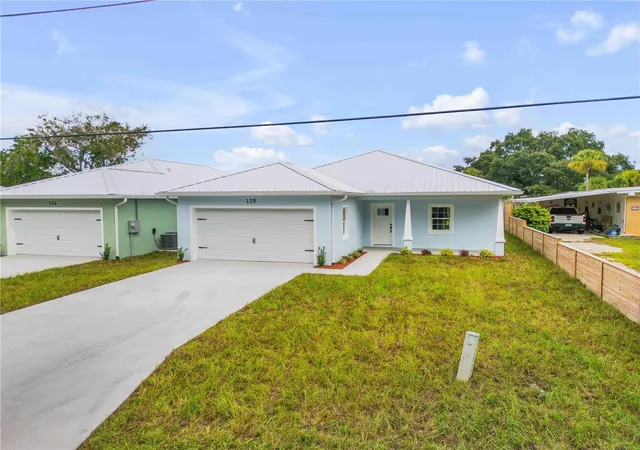 Photo 4 of Single family home for sale at 128 Indian Creek Rd, Oak Hill, FL 32759 | MLS# NS1089103 | Listing updated on 2026-10-01