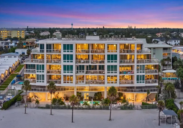 Listing Photo 4 - Condo for sale in building located at 1035 Seaside Dr, Sarasota, FL 34242 - Unit #502