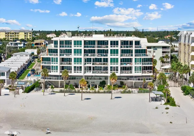 Listing Photo 5 - Condo for sale in building located at 1035 Seaside Dr, Sarasota, FL 34242 - Unit #502