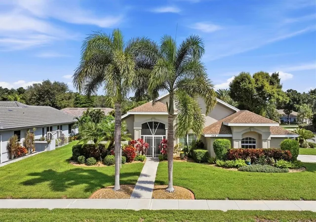 Photo 1 of Single family home for sale at 450 Lake Of The Woods Dr, Venice, FL 34293 | MLS# A4704112 | Listing updated on 2026-09-27