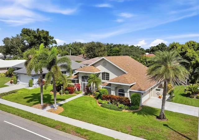 Photo 2 of Single family home for sale at 450 Lake Of The Woods Dr, Venice, FL 34293 | MLS# A4704112 | Listing updated on 2026-09-27