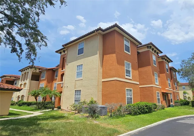 Photo 1 of Condo for sale at 5578 Metrowest Blvd #1-310, Orlando, FL 32811 | MLS# O6436734 | Listing updated on 2026-10-14