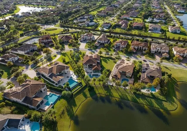 Photo 2 of Mansion for sale at 4302 Isabella Cir, Windermere, FL 34786 | MLS# O6436735 | Listing updated on 2026-08-27