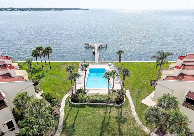 Photo 3 of Condo for sale at 7510 Sunshine Skyway Ln S #T13, St Petersburg, FL 33711 | MLS# TB8542649 | Listing updated on 2026-08-29