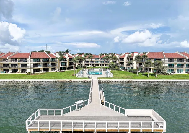Photo 4 of Condo for sale at 7510 Sunshine Skyway Ln S #T13, St Petersburg, FL 33711 | MLS# TB8542649 | Listing updated on 2026-08-29