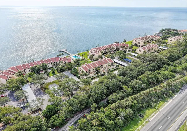 Photo 5 of Condo for sale at 7510 Sunshine Skyway Ln S #T13, St Petersburg, FL 33711 | MLS# TB8542649 | Listing updated on 2026-08-29