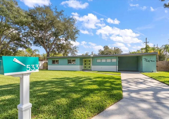 Photo 1 of Single family home for sale at 533 Broxburn Ave, Temple Terrace, FL 33617 | MLS# TB8542659 | Listing updated on 2026-09-05