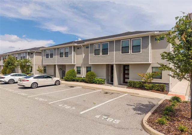 Photo 3 of Townhouse for sale at 4787 Terra Esmeralda Dr, Kissimmee, FL 34746 | MLS# O6436741 | Listing updated on 2026-08-29