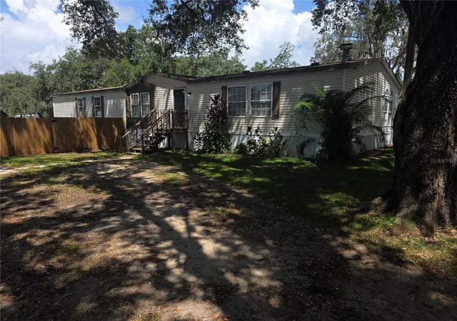 Photo 2 of Manufactured home for sale at 1020 Brinwood Dr, Seffner, FL 33584 | MLS# TB8542665 | Listing updated on 2026-10-03