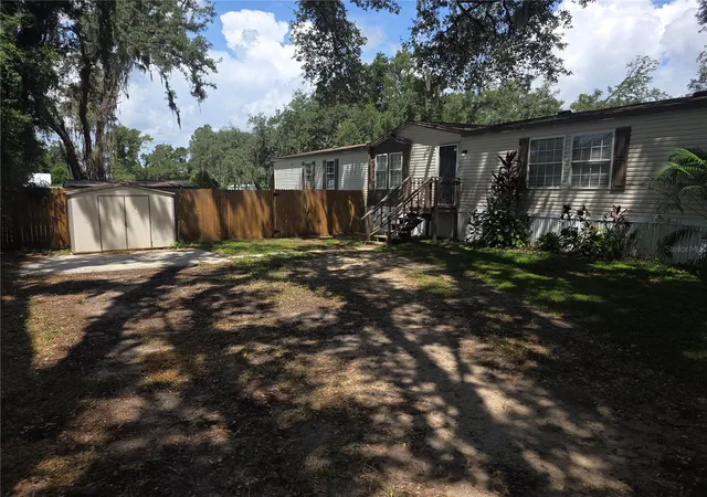 Photo 3 of Manufactured home for sale at 1020 Brinwood Dr, Seffner, FL 33584 | MLS# TB8542665 | Listing updated on 2026-10-03