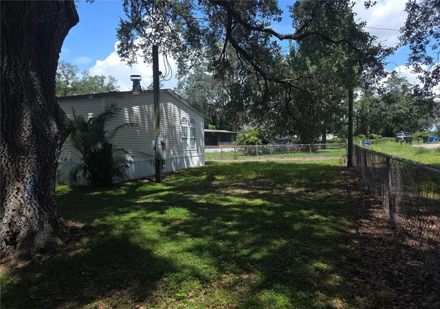 Photo 3 of Manufactured home for sale at 1020 Brinwood Dr, Seffner, FL 33584 | MLS# TB8542665 | Listing updated on 2026-10-03