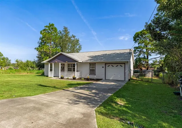 Photo 2 of Single family home for sale at 27 Pine Trace Loop, Ocala, FL 34472 | MLS# TB8542666 | Listing updated on 2026-09-08
