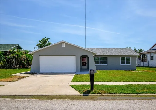 Photo 1 of Single family home for sale at 3132 Jackson Dr, Holiday, FL 34691 | MLS# W7888925 | Listing updated on 2026-09-04