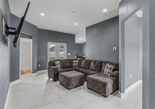 Photo 4 of Single family home for sale at 2048 Winding River Cvs, Bartow, FL 33830 | MLS# L4964583 | Listing updated on 2026-08-27