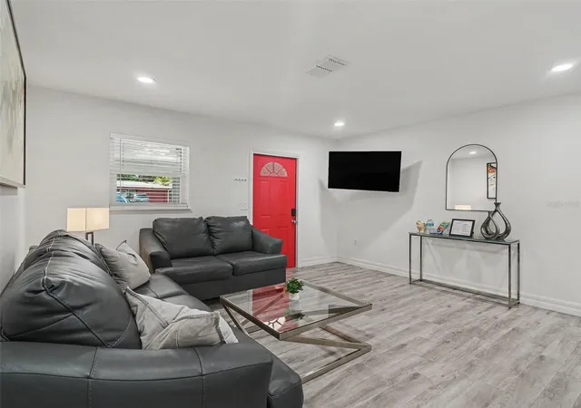 Photo 2 of House for sale at 5307 16Th St W, Bradenton, FL 34207 | MLS# A4704120 | Listing updated on 2026-09-09