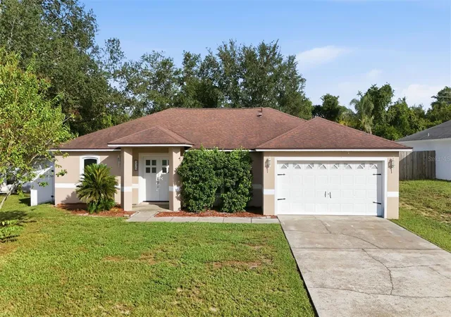 Photo 1 of Single family home for sale at 236 Country Lakes Cir, Groveland, FL 34736 | MLS# G5116996 | Listing updated on 2026-09-07