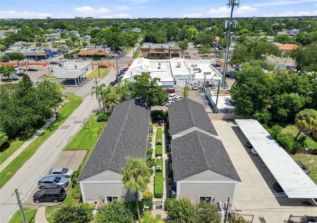 Listing Photo 2 - Condo for sale in building located at 3015 W Cleveland St, TAMPA, FL 33609 - Unit #F