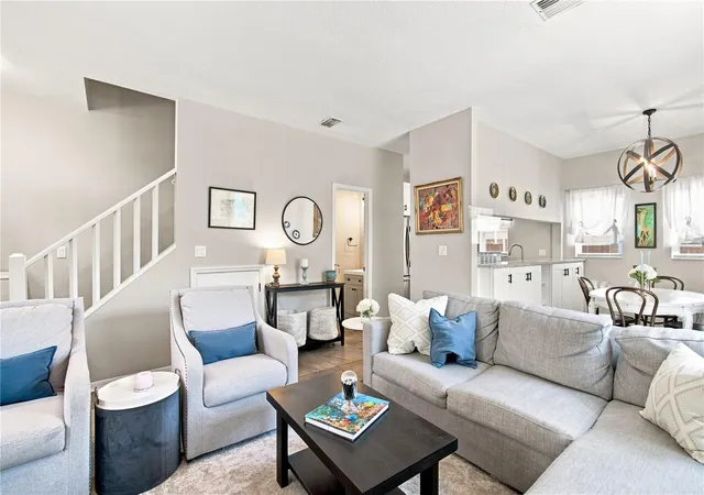 Photo 4 of Condo for sale at 3015 W Cleveland St #F, Tampa, FL 33609 | MLS# TB8542693 | Listing updated on 2026-08-28