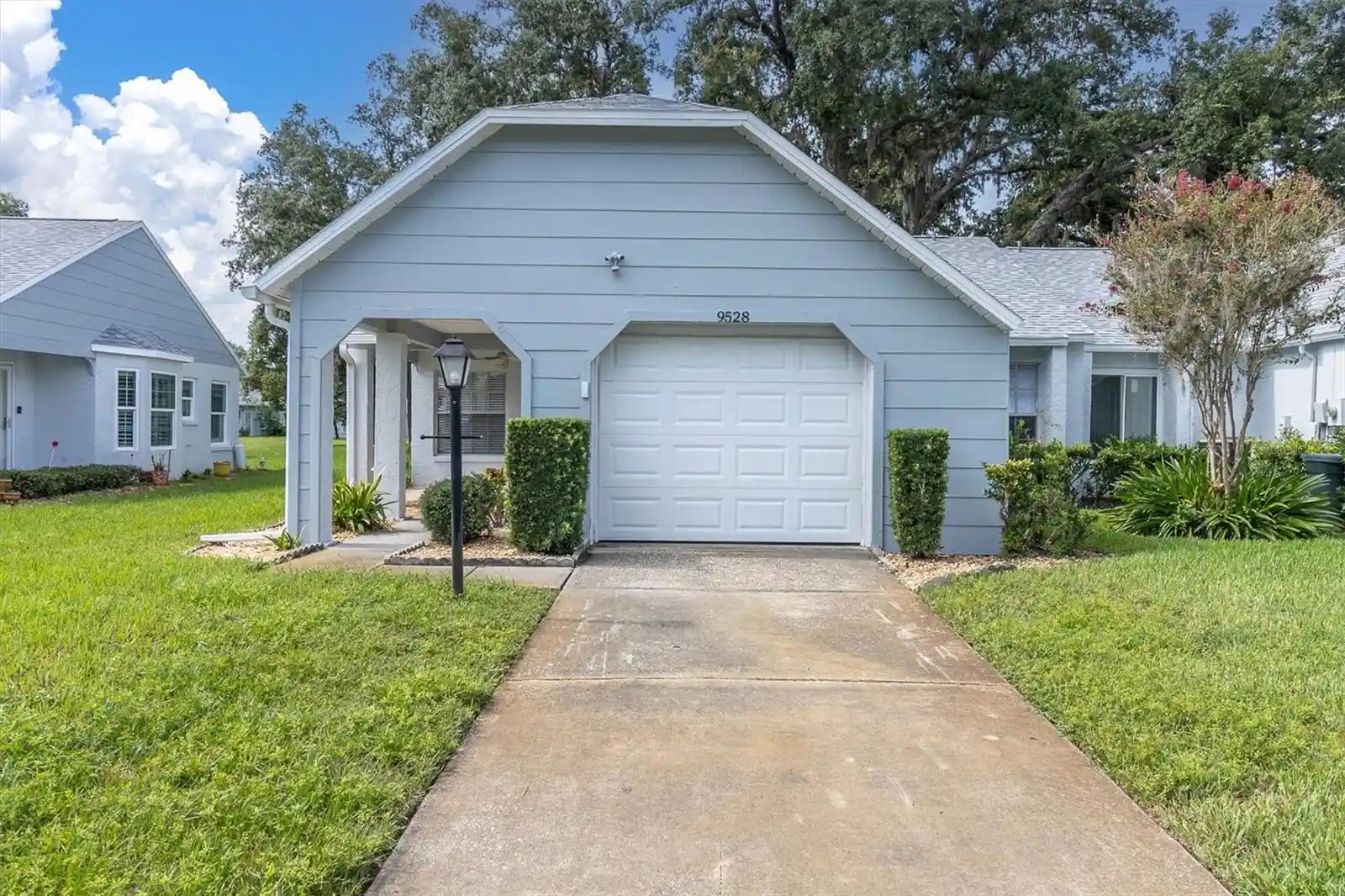Listing Photo 1 - Condo for sale in 9528 Bunker Hl Ct located at 9528 Bunker Hl Ct, NEW PORT RICHEY, FL 34655 - Unit 9528 Bunker Hl Ct