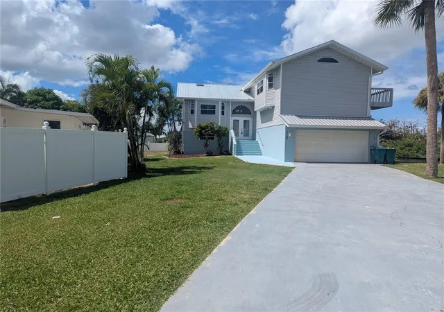 Photo 2 of Single family home for sale at 1167 Exeter Cir, Englewood, FL 34224 | MLS# A4704126 | Listing updated on 2026-09-06