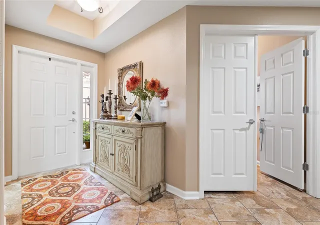 4th image of 2061 Carriage Ln, CLEARWATER, FL 33765