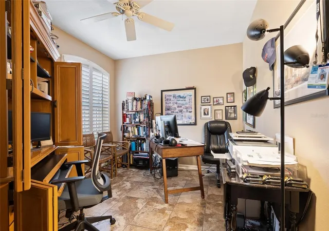 5th image of 2061 Carriage Ln, CLEARWATER, FL 33765