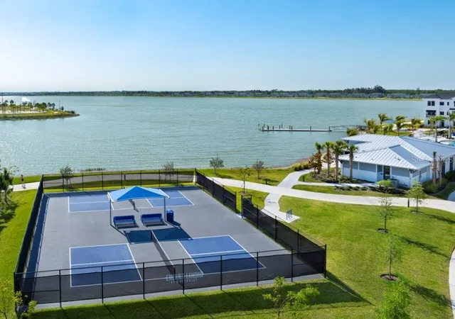 Photo 15 of Townhouse for sale at 1674 Springwell Ln, Sarasota, FL 34240 | MLS# TB8542703 | Listing updated on 2026-09-06