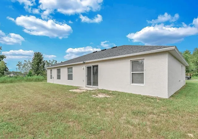 Photo 1 of Single family home for sale at 18 Juniper Loop Dr, Ocala, FL 34480 | MLS# OM731125 | Listing updated on 2026-10-09