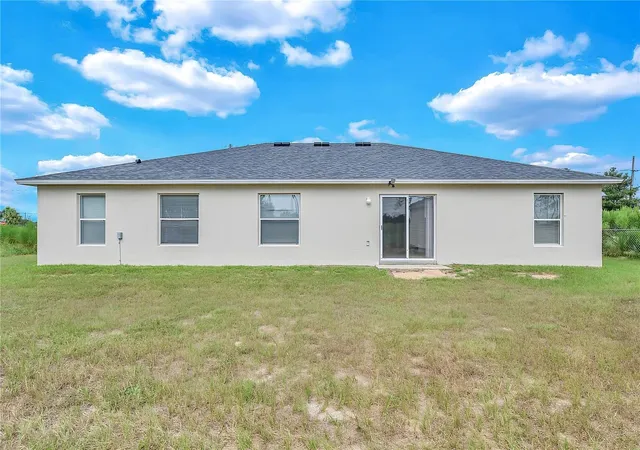 Photo 2 of Single family home for sale at 18 Juniper Loop Dr, Ocala, FL 34480 | MLS# OM731125 | Listing updated on 2026-10-09