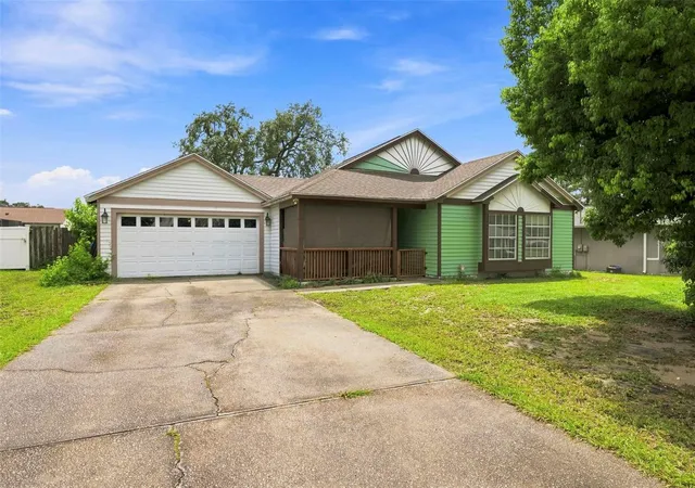 Photo 3 of Single family home for sale at 13094 Linden Dr, Spring Hill, FL 34609 | MLS# W7888929 | Listing updated on 2026-08-27