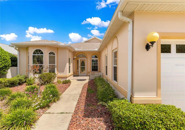 Photo 2 of Single family home for sale at 9485 Sw 92nd Place Rd, Ocala, FL 34481 | MLS# OM731129 | Listing updated on 2026-09-04