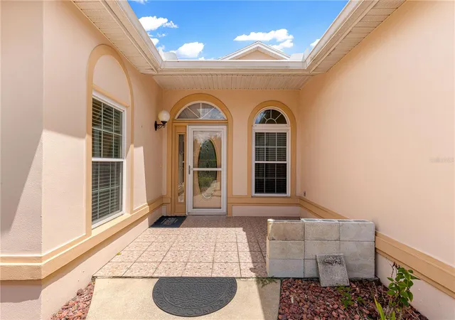 Photo 2 of Single family home for sale at 9485 SW 92nd Place Rd, Ocala, FL 34481 | MLS# OM731129 | Listing updated on 2026-09-04