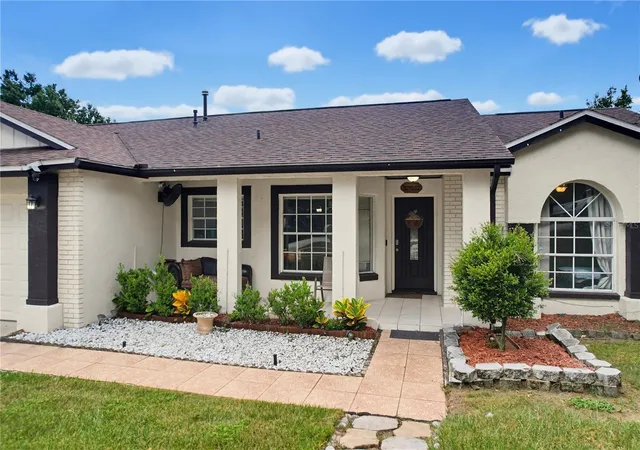 Photo 3 of Single family home for sale at 15904 Lake Orienta Ct, Clermont, FL 34711 | MLS# O6436802 | Listing updated on 2026-08-28