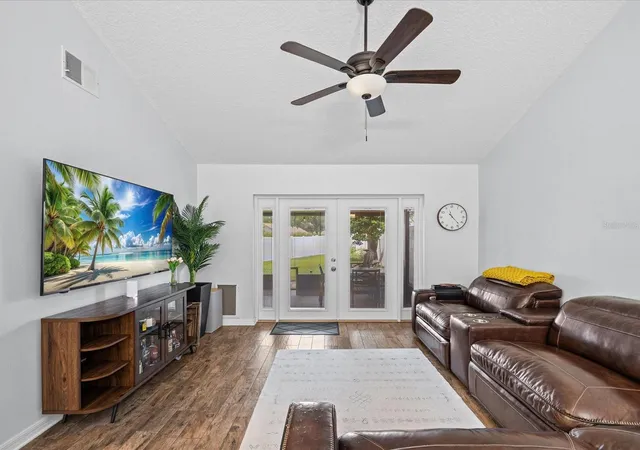 Photo 2 of Sale Pending at 3439 Laurel Dale Dr, Tampa, FL 33618 | MLS# TB8542745 | Listing updated on 2026-09-06
