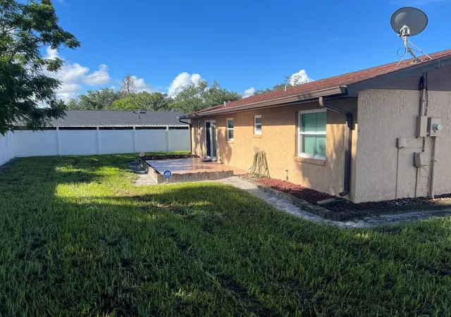 Photo 2 of Single family home for sale at 310 Reid Ct, Sanford, FL 32773 | MLS# O6436812 | Listing updated on 2026-09-19