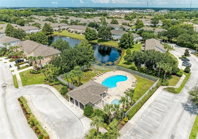Listing Photo 2 - Condo for sale in building located at 14745 Amberjack Ter, BRADENTON, FL 34202 - Unit #1