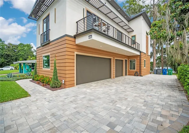 Photo 3 of Single family home for sale at 2207 Kindel Ave, Winter Park, FL 32789 | MLS# O6436815 | Listing updated on 2026-09-28