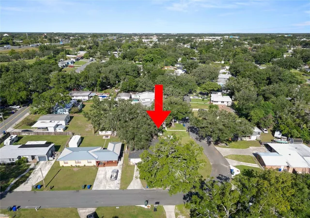 Photo 2 of Single family home for sale at 621 Hillside Dr, Lakeland, FL 33803 | MLS# L4964593 | Listing updated on 2026-10-08